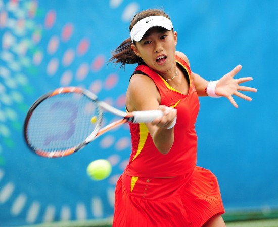 图文-东亚运网球张帅晋级女单决赛 放手一搏