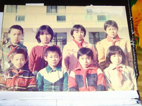独家揭秘郭晶晶儿时照片:婴儿肥相伴假小子造型