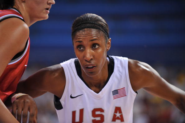 绝对核心丽莎莱斯利北京时间8月9日晚,美国女篮在五棵松篮球馆轻松以