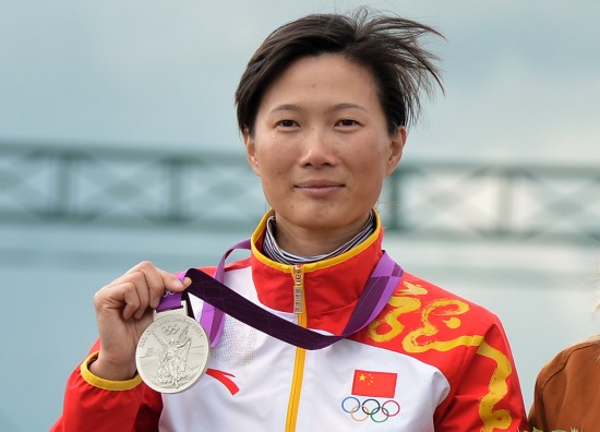 图文-魏宁获得女子飞碟双向银牌