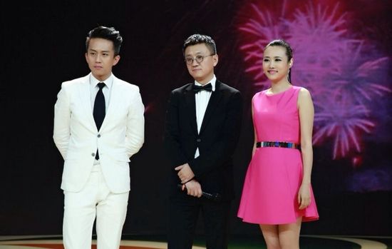 王梁讨教看球不分手秘诀 邓超耍贱表演惊呆女神(图)