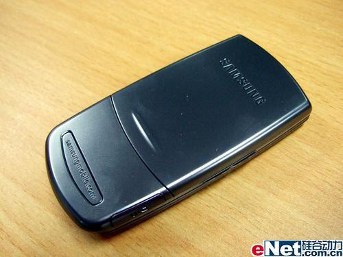 图为:三星sgh-m608手机