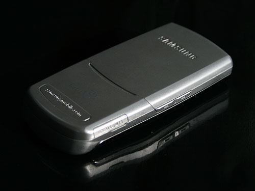 较短,因此无论是外形还是功能都没有太多特点的三星j618报价一直偏高