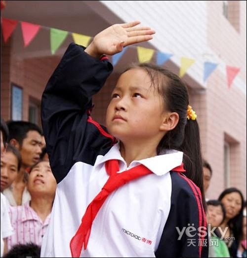 走进麦博希望小学:伸出双手 关爱他们的未来