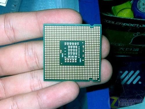 intel 酷睿2双核 e8600处理器背面