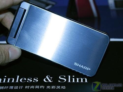 不锈钢超薄翻盖 夏普6010c上市仅2300_手机_科技时代_新浪网
