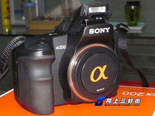 入门级单反相机索尼α200套机售价3380