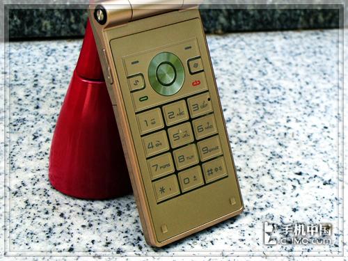 镜美混搭风 联想女性翻盖手机p82评测(2)