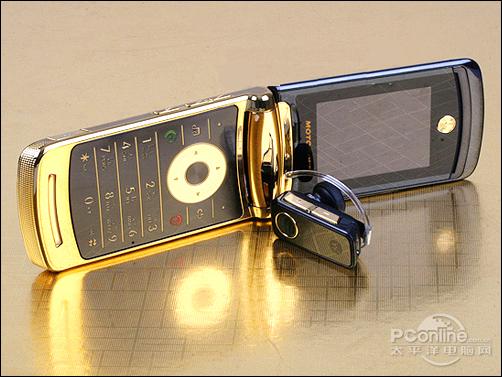 超薄奢华摩托罗拉v8黄金版仅售3290元