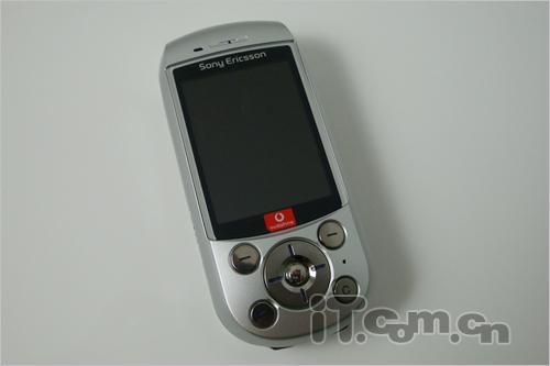 旋转屏依然时尚 索尼爱立信s700仅499_手机_科技时代_新浪网