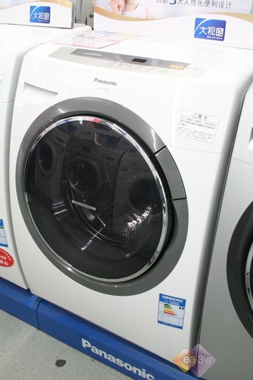 外观上,这款xqg60-v63nw依旧采用了斜滚筒的外观设计,11°倾斜操作