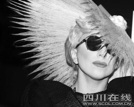 美国歌手ladygaga在昨日的国际消费电子博览会上,红得