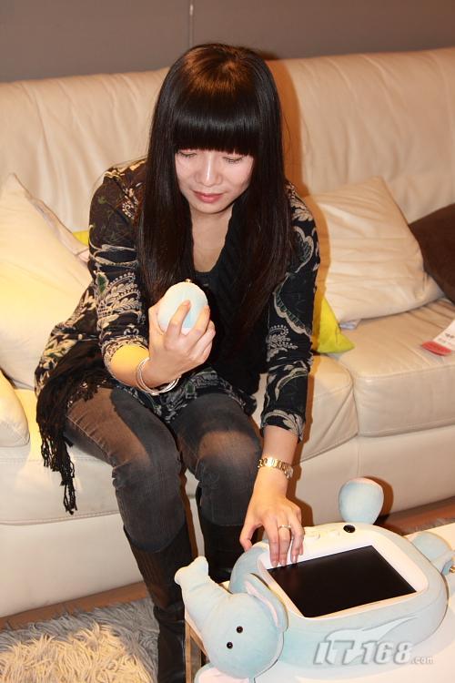 美女暴力肢解大象 瀚斯宝丽长鼻象图赏