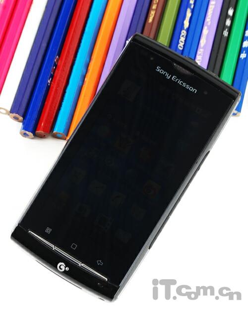 图为:索尼爱立信a8i手机