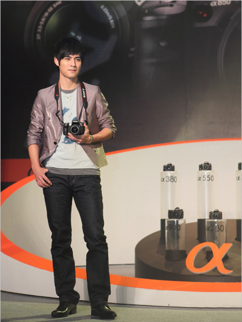 众星云集 八大数码相机品牌代言人盘点(3)