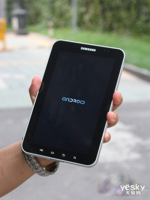 平板打电话没问题 三星p1000降价至2850元