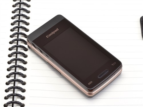 功能应有尽有时下热门翻盖手机精彩推荐4