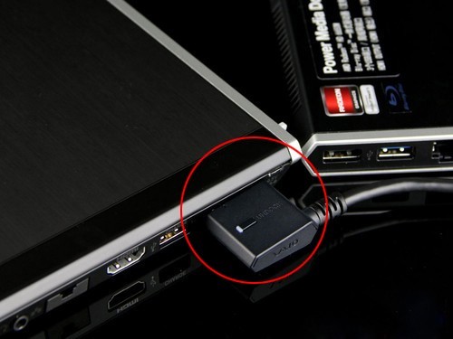 索尼使用的light peak高速接口10gbps速率带来的改变将会是显而易见的