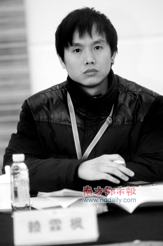 赖霖枫:网络遏制官僚作风