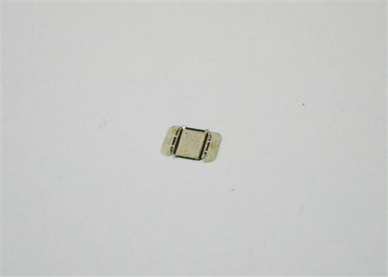 如此大的卡,取出来的是如此小的芯片.