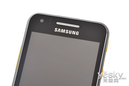 三星i8530四核智能投影手机2630元昆明