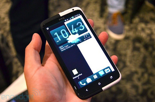 有錢買不到 htc one x黑白雙色版亮相