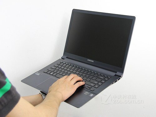 三星900x4c银色 外观图