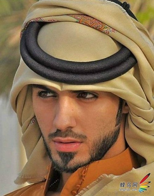 美到人神共愤:帅男摄影师遭驱逐而走红