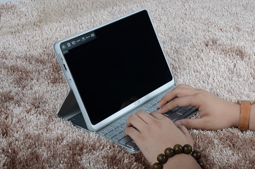 【触控】融合便携及性能 宏碁w700报5999元