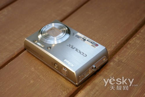 尽显金属气质 尼康新卡片机s610首发图赏