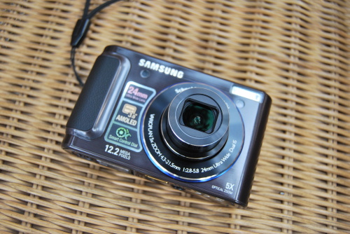 数码 > 正文   三星wb1000三围仅为97mm x 62mm x 21.