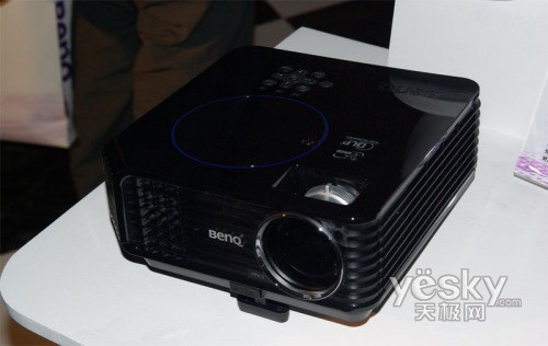 商务便携投影仪 明基mp612促销并赠大礼