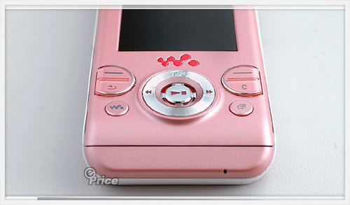 粉红雾黑双色齐降 索尼爱立信w580i上架_手机_科技时代_新浪网