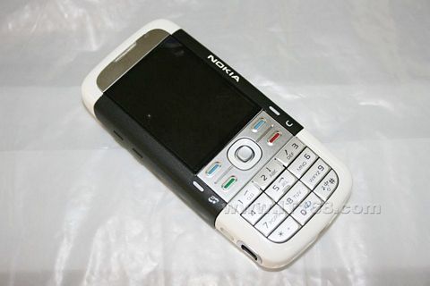 [武汉]旋转机身 诺基亚5700仅售2280元_手机_科技时代_新浪网