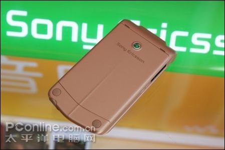 索爱翻盖钻石z555i 欲破千元大关_手机_科技时代_新浪网