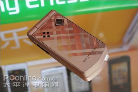 索爱翻盖钻石z555i 欲破千元大关_手机_科技时代_新浪网