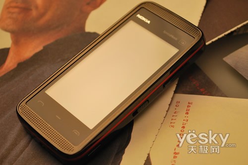诺基亚5530欧酷网仅售2089元_手机_科技时代_新浪网