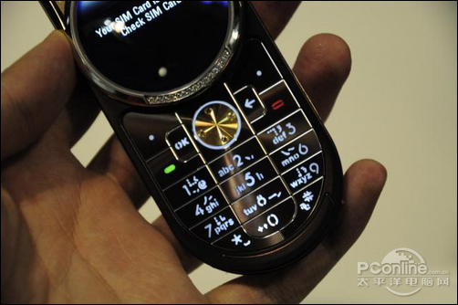 aura 钻石版图 库评 测论 坛报 价网购实价编辑点评:摩托罗拉aura钻石