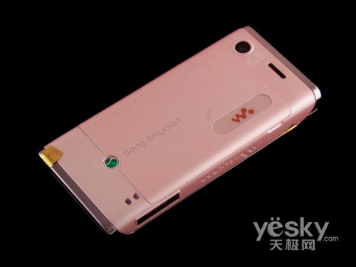 直逼千元关 时尚音乐机索爱w595c报1060元_手机_科技时代_新浪网