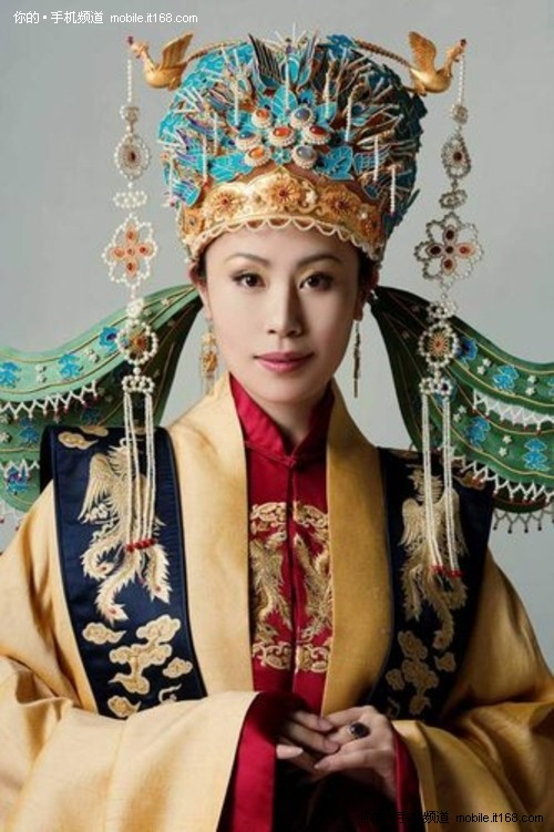 羡慕嫉妒恨 通信展的"金陵十二钗"模