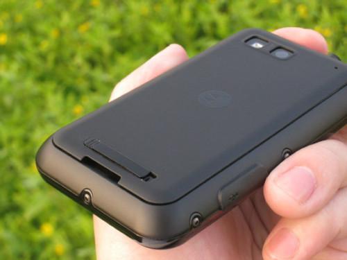 图为:摩托罗拉 defy 手机