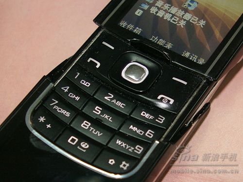 图为诺基亚8600