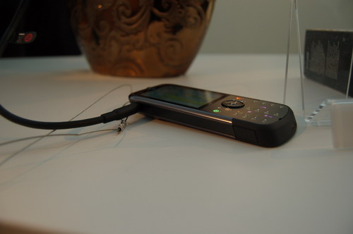 图为摩托罗拉zn5