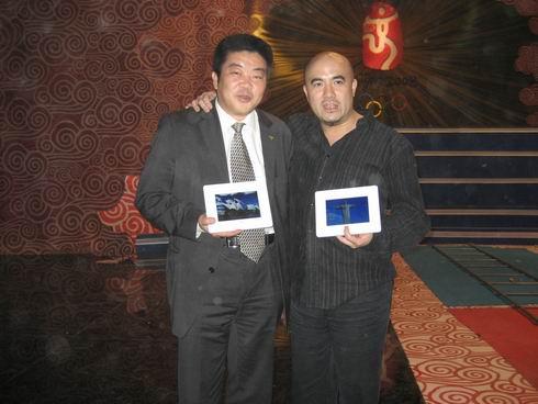 爱国者总裁冯军和forever friends的作者之一钢琴家孔祥东