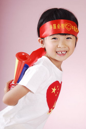 看,我们的小冠军宝贝来了……       声明:本文章版权归新浪网与文章