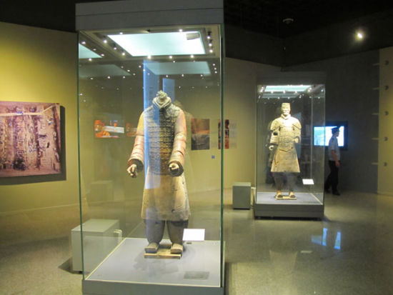 秦始皇陵将军俑,泡钉俑首次与公众见面