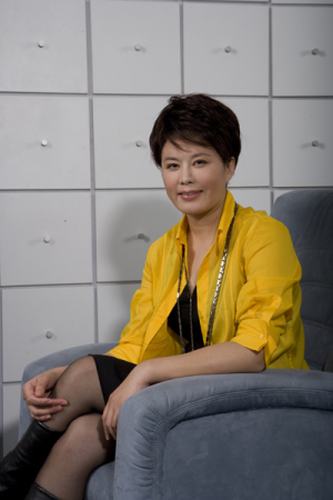 央视《赢在中国》原主持人王利芬15时聊离职创业