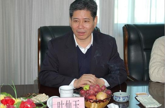 1957年生,大专,经济师,民建,台州市工商联副会长,台州市人大代表,台州