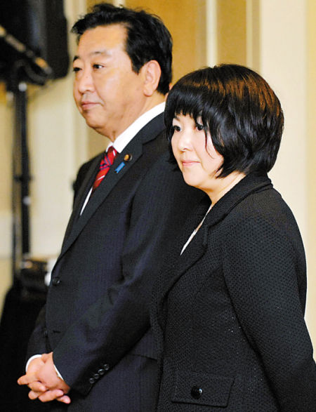 野田佳彦夫妇新华社专电 日本首相野田佳彦14日公开家庭财产