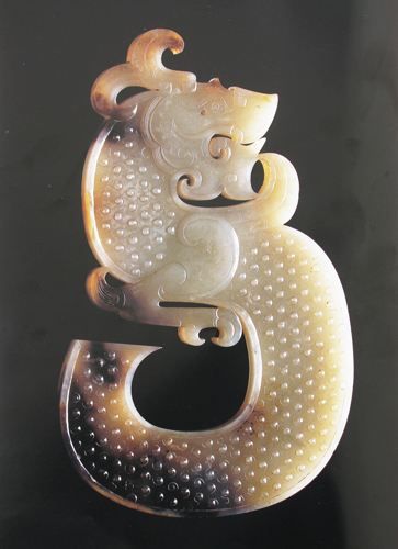 狮子山楚王墓出土龙形玉佩